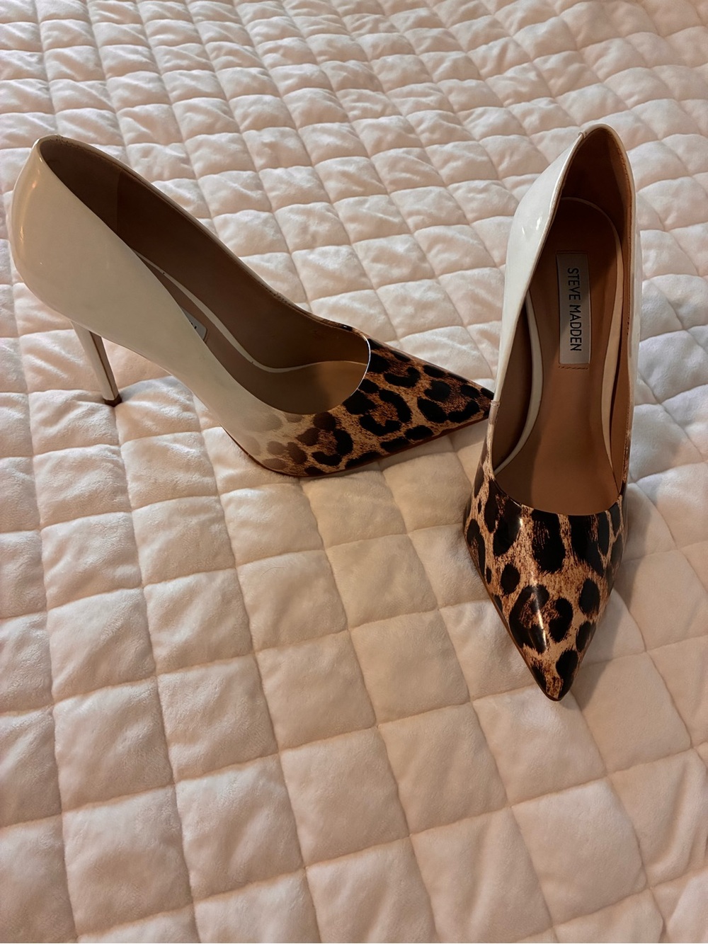 Steve Madden Leopard-Pattern Pointed-Toe Pumps, excellent shape. size 7 1/2 . - Picture 5 of 10